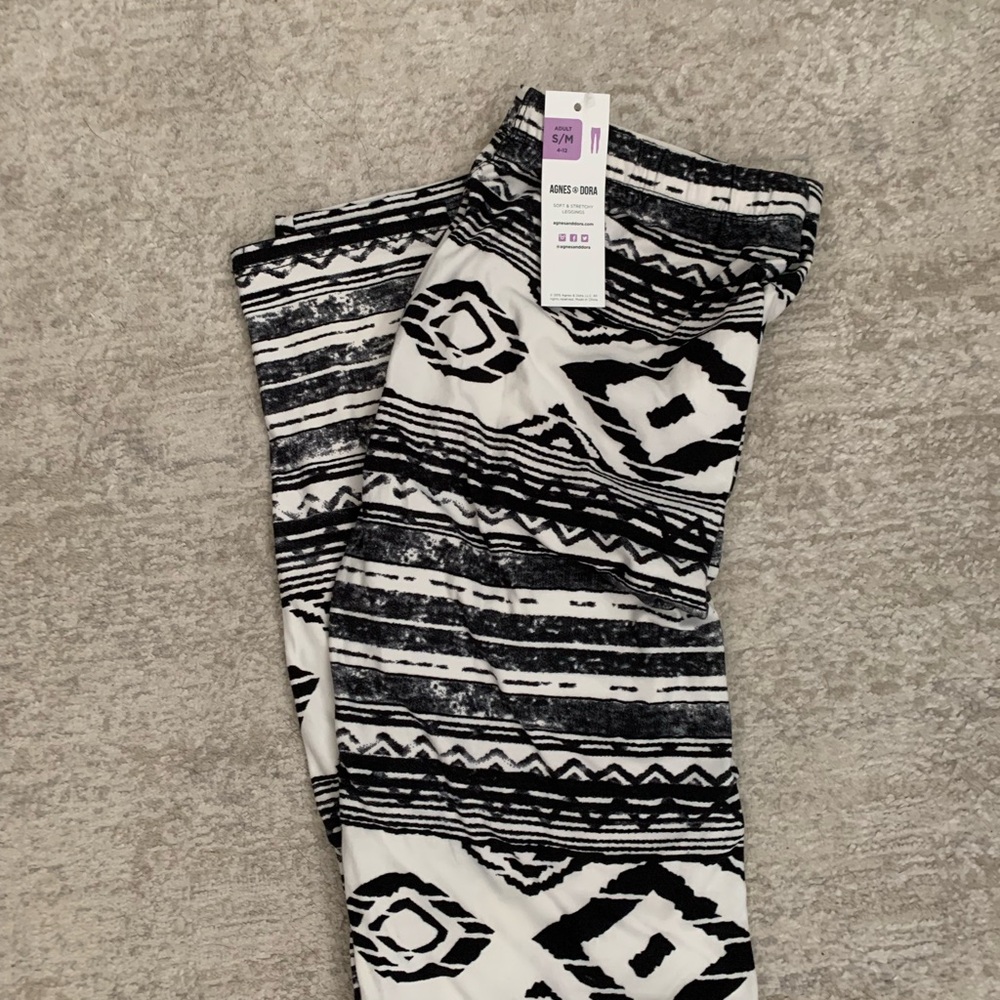 Agnes & Dora Monochrome Patterned Leggings